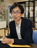宇都宮浄人（うつのみや・きよひと） ●1960年、兵庫県生まれ。京都大学経済学部卒業。1984年に日本銀行に入行し、マンチェスター大学大学院留学、一橋大学経済研究所専任講師、日本銀行調査統計局物価統計課長、同金融研究所歴史研究課長等を歴任。2011年に関西大学経済学部教授に就任。『路面電車ルネッサンス』（新潮新書）で第29回交通図書賞受賞。著書に『地域公共交通の統合的政策』（東洋経済新報社）など（筆者撮影）