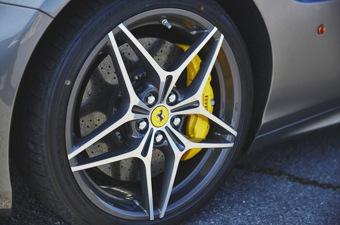 フェラーリ カリフォルニアT HS（ハンドリング・スペチアーレ）｜Ferrari California T HS