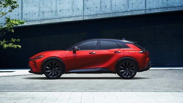 トヨタ新型「クラウン（スポーツ）」（写真：トヨタ自動車）