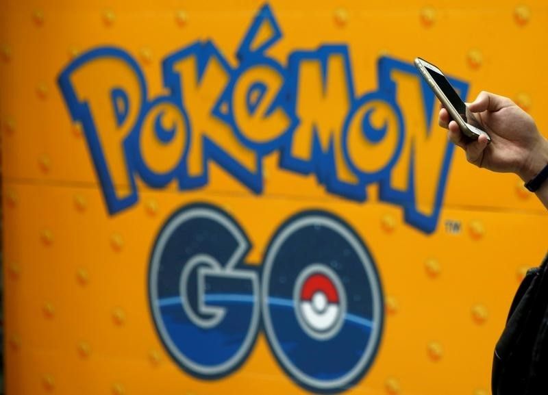 　１２月７日、ソフトバンク傘下の米スプリント、「ポケモンＧＯ」を開発するナイアンティックと協業すると発表した。写真はポケモンＧＯの広告、東京で７月撮影。（２０１６年　ロイター／Kim Kyung Hoon ）