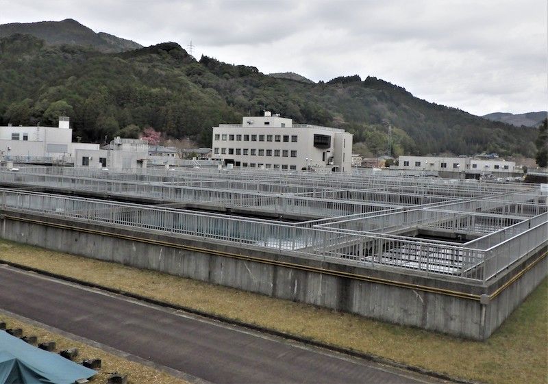 下流域の7市に水道水を送る大井川広域水道の浄水場（島田市、筆者撮影）