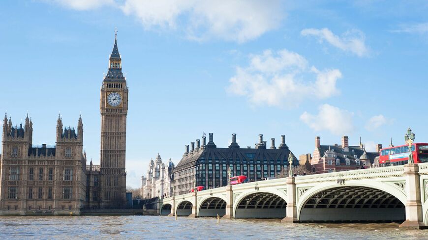 イギリス