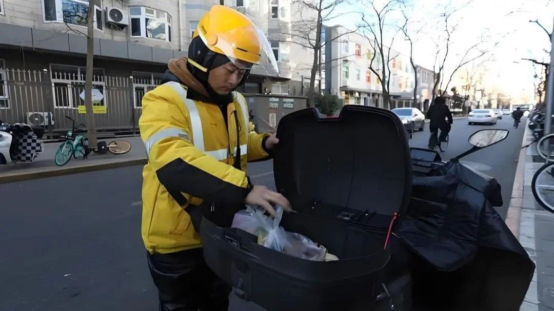 スマホからの注文一つで食事などを短時間で配達してくれる「外売（出前）」アプリは新型コロナ禍を契機に爆発的に普及したが、今では過当競争に陥っている（美団のウェブサイトより）