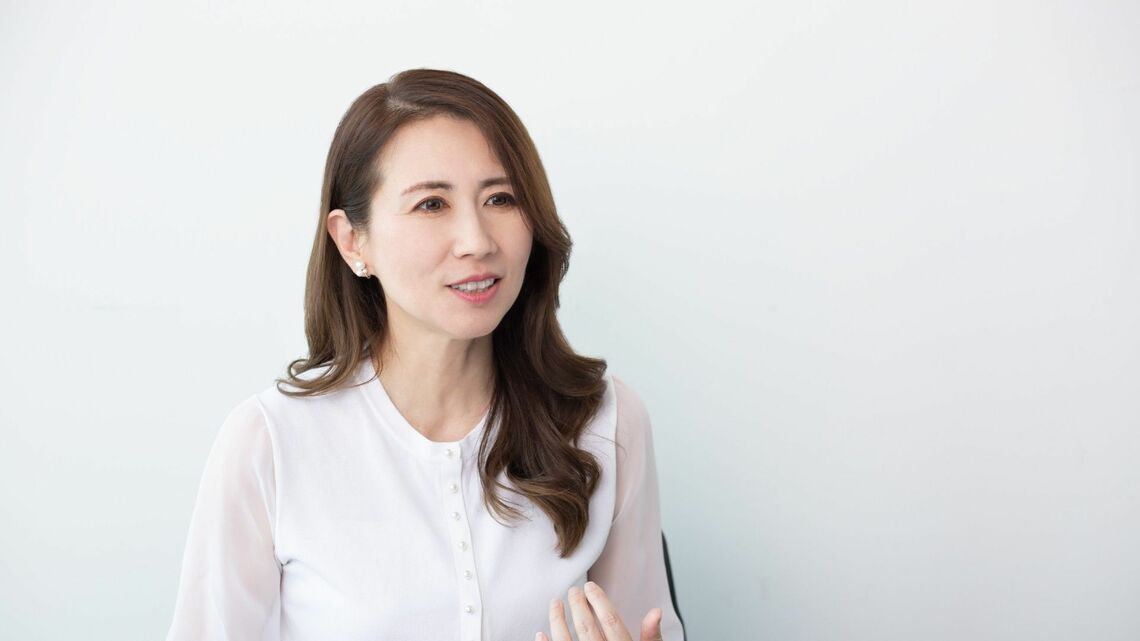 「聴き手のポジションに立つと会話そのものを楽しめるようになる」と語る堀井美香さん(写真:徳間書店提供)