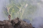 剱岳を進む選手④