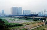 多摩川橋梁を通過する「あさかぜ4号」（撮影：橋爪智之）