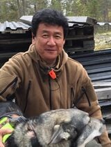 お話を聞いた山﨑晃司さん。東京農工大学大学院連合博士（農学）。ザンビア共和国生態調査官、東京都高尾自然科学博物館学芸員、茨城県自然博物館首席学芸員などを経て、現職。主な取り組みは、奥多摩山地、日光足尾山地、奥羽山地でのツキノワグマの行動生態研究、ロシア沿海州でのツキノワグマとヒグマの種間関係研究（写真：山﨑さん提供）