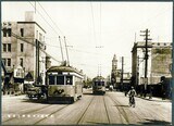 震災からの復興が進んだ昭和初期の本町通りを走る市電（写真提供：横浜市史資料室）
