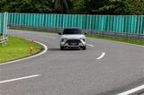 三菱の新型SUV「エクスフォースHEV」（筆者撮影）