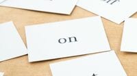 英語｢on｣を使い倒す為に覚えたい4つのイメージ ｢前置詞＝定訳ひとつ｣から脱却するために
