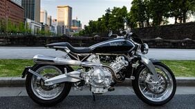 ｢現代技術とアートの融合､約1400万円の高級モーターサイクルに国内初試乗｣ブラフ･シューペリア｢ロレンス｣が示す正解