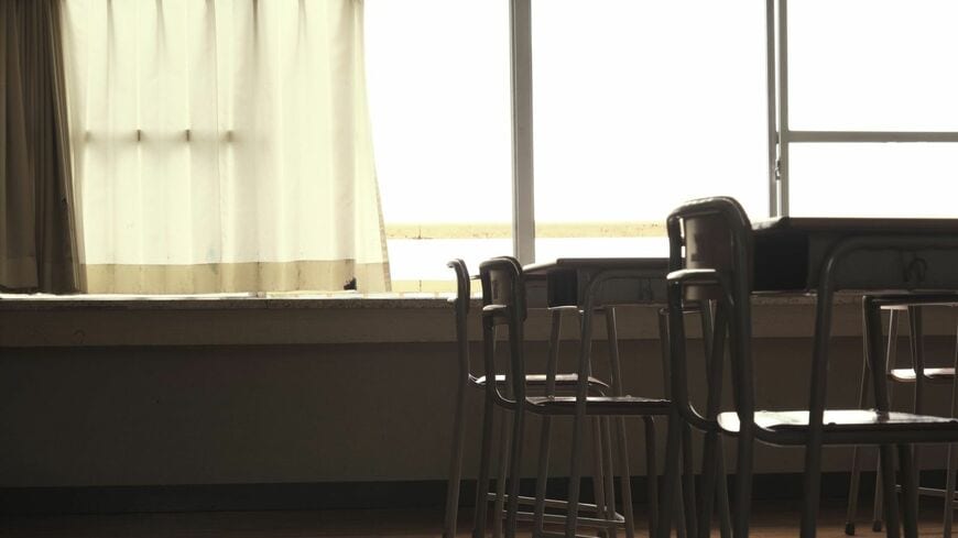 小4で不登校になった、現在中学1年生の男性が語る不登校になった経緯とは（写真：izolabo／PIXTA）この記事の画像を見る(◯枚)