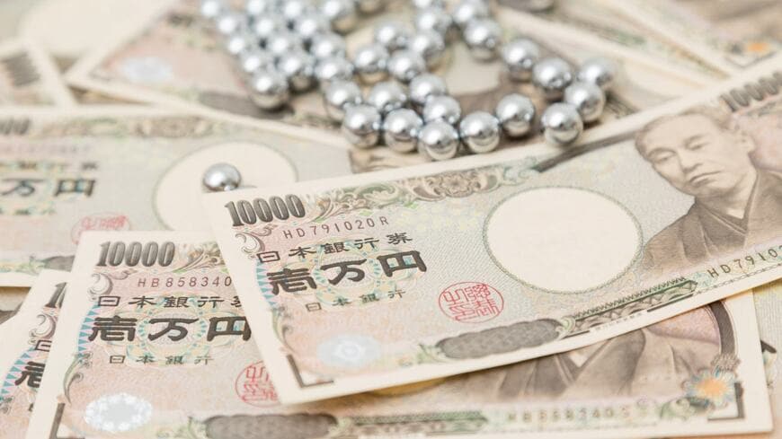 カジノが成功しても、パチンコやパチスロなど既存のギャンブルは厳しい状況に置かれる（写真：SoutaBank / PIXTA）