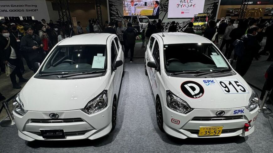 モータスポーツのために開発された「ミライース tuned by D-SPORT Racing」（筆者撮影）