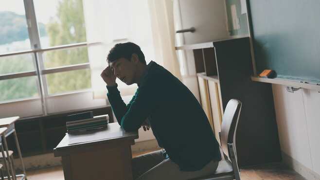 教員｢精神疾患で休職｣過去最多､背景に人手不足