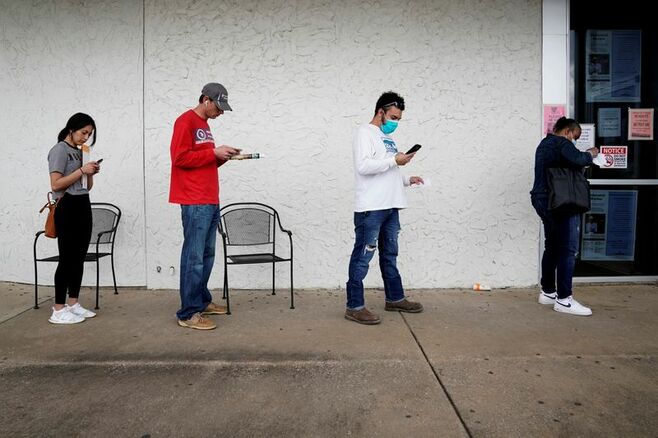 米失業保険申請は298万件､市場予想を上回る