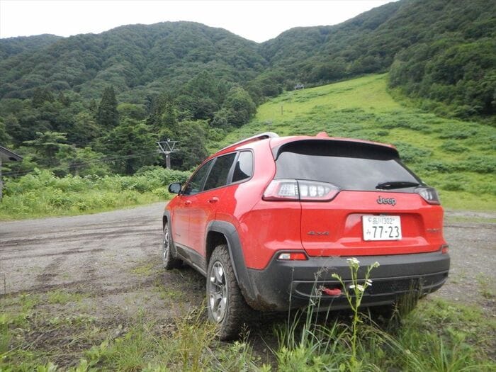チェロキー「トレイルホーク」
