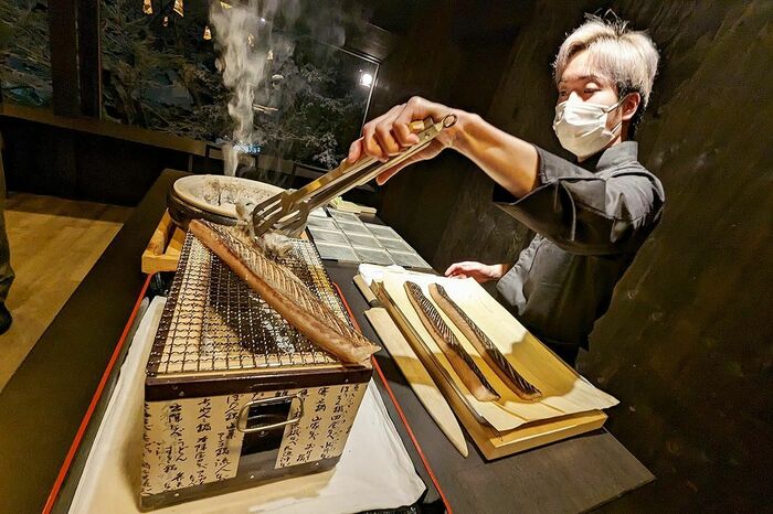 石川県金沢市「兼六園茶屋 見城亭」では、ライブキッチン