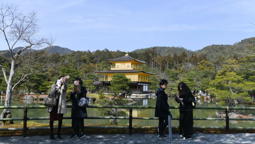 日本株はどこまで上昇するのだろうか。もし今から買うとしたらどうすればいいのか。筆者は3つの方法を勧める（写真：ブルームバーグ）