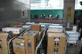 運び出された荷物が積まれている（記者撮影）