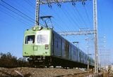 日差しを浴びて快走する2000系（撮影：南正時）