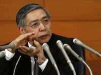 日銀総裁､｢失敗したと言われる筋合いはない｣ 2年程度で2％の物価目標を堅持