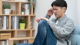 目に火の付いた棒を突っ込まれたような…三大激痛の1つ｢群発頭痛｣　市販薬が効かない痛みの機序と治療法を医師が解説