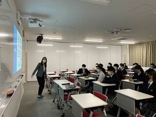 金沢高等学校「難関大合格プロジェクト（東大生特別講座）」の様子。詳しくはこちら