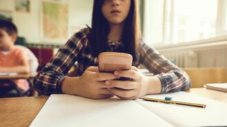 中学校の｢スマホ持ち込み｣原則禁止から容認へ