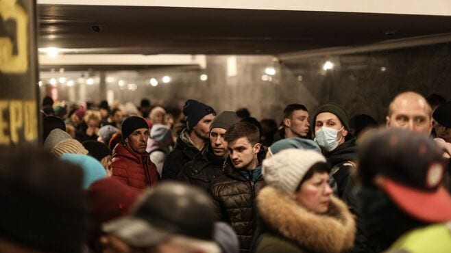 ウクライナ人脱出で欧州に再び｢難民危機｣の足音