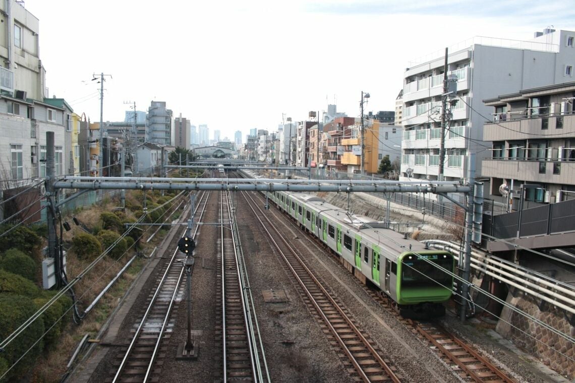 目白―池袋間の山手線電車