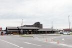 木造の黒壁駅舎が印象的な下今市駅。駅の北側に