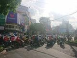 ベトナムではバイクで移動する人の数がハンパない（筆者撮影）