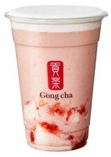 例年人気の『いちご杏仁』シリーズ（画像：ゴンチャジャパン提供）