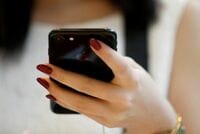 メルカリ｢中毒｣も現れる､フリマ市場の膨張 気軽な小遣い稼ぎ､上場なら時価1000億円超