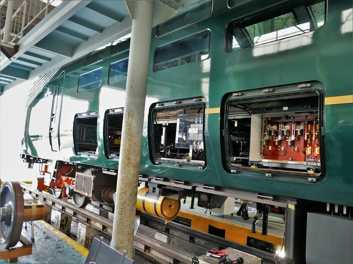 瑞風先頭車の側面