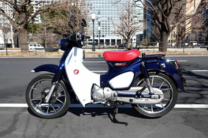 歴代スーパーカブシリーズの特徴的なシルエット