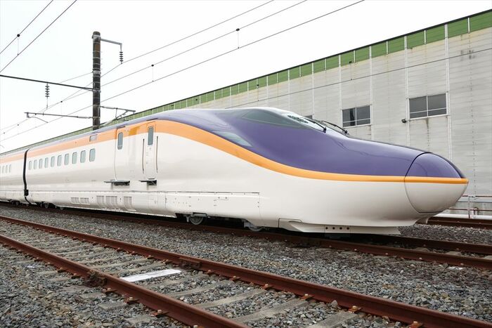 山形寄りの先頭車E821