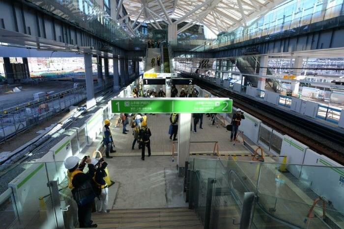 1、2番線は山手線ホーム