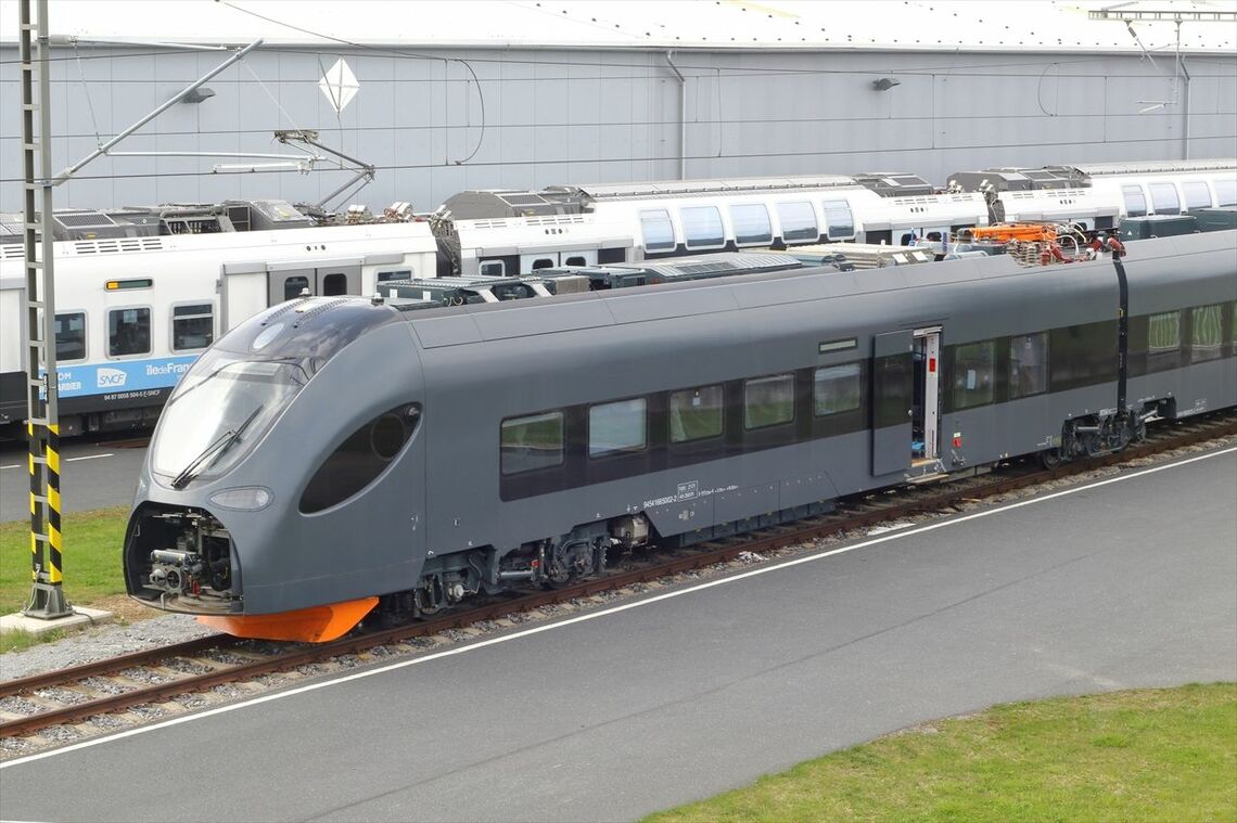 レオ・エクスプレスがテスト中の中国中車製電車。最初の3編成のほか、追加30編成のオプション契約も保有している（筆者撮影）