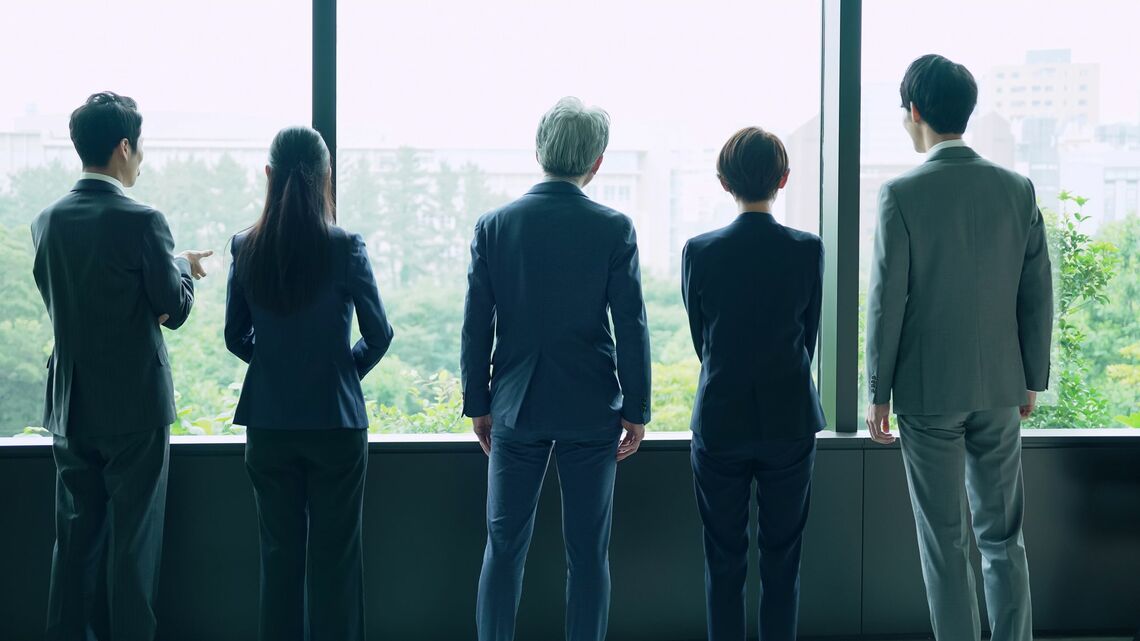 「背中で語る」だけでは、もはやZ世代には支持されないという（写真：metamorworks／PIXTA）