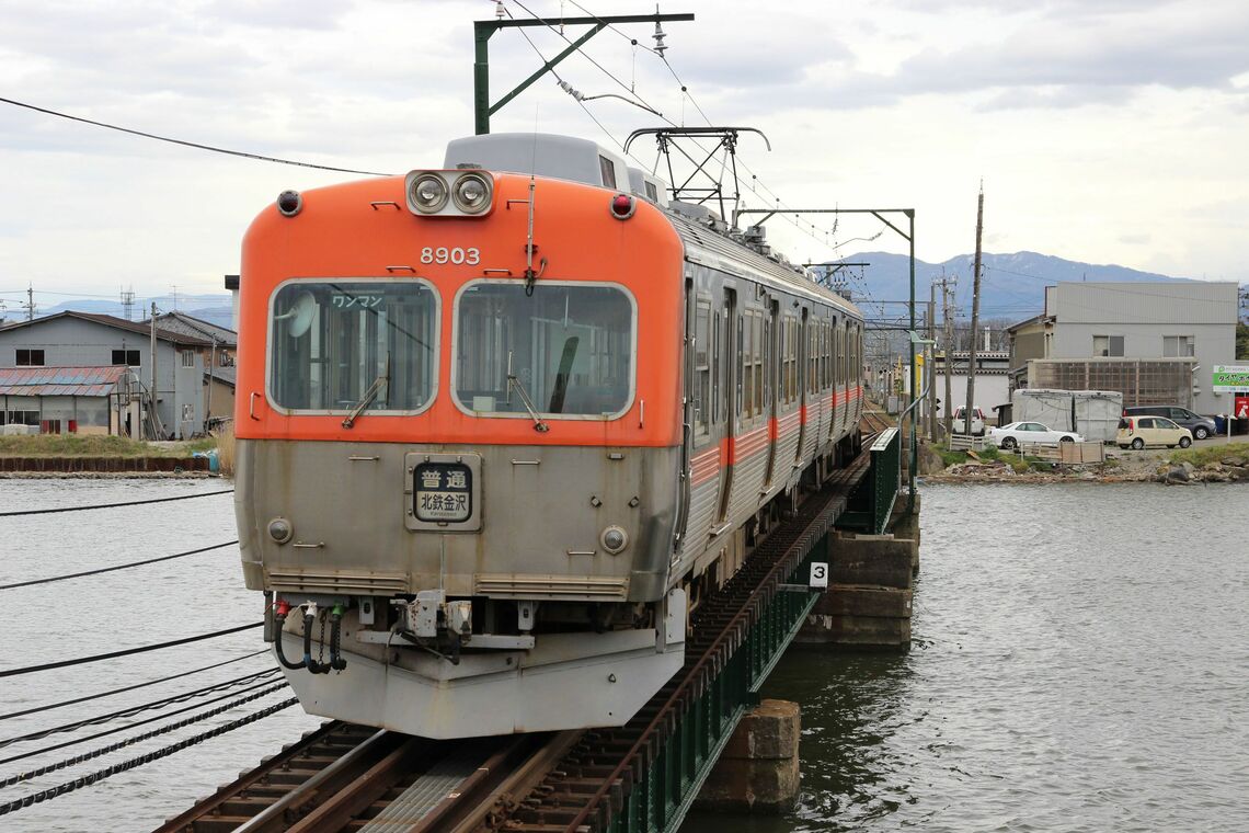 北陸鉄道に譲渡された元井の頭線3000系（筆者撮影）