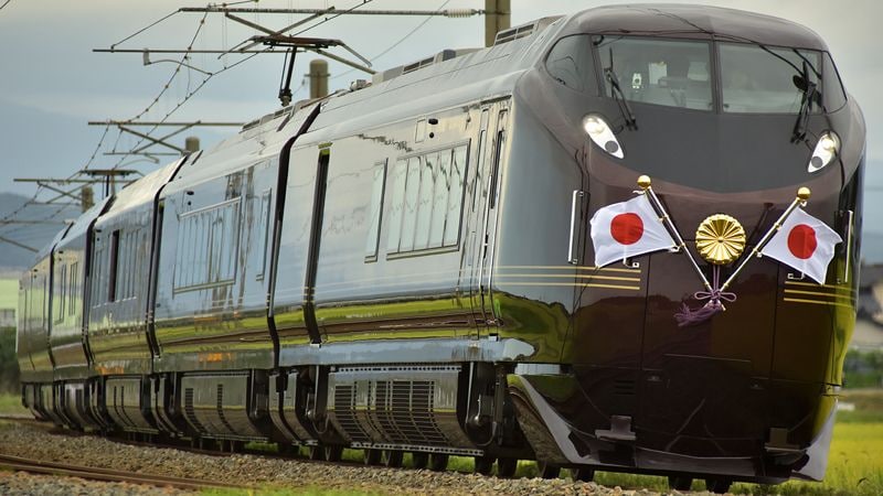昭和天皇が乗車する列車に衝突した｢物体｣ ｢実録｣から読み解く御召列車