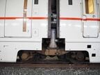 車体と車体の間に台車を配した連接構造