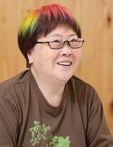 赤木かん子（あかぎ・かんこ）児童文学評論家子どもの頃に読んで忘れてしまった本のタイトルや作者名を、ストーリーの断片から探し出す「本の探偵」としてデビュー。児童書の書評とともに、図書館のコーディネーターとしても活躍している（撮影：尾形文繁）