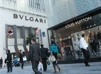 高級ブランド相次ぐ値下げでも、目ざとい消費者は韓国で買う