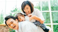 子どもの学力｢親が共働きか否か｣で差は出るのか 家庭の経済状況で左右される面があり一様でない