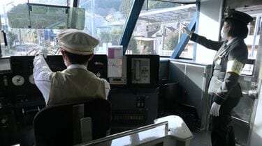 小田急乗務員室助手席側の握り取っ手