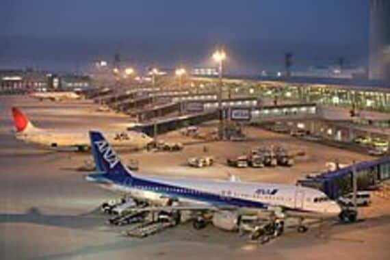 人気路線でもリストラ、中国・インドで大ナタの航空業界