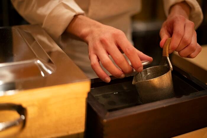 日本酒用温度計で55度をめやすに温度を上げていく   